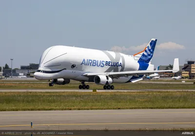 Meet the Boeing Dreamlifter and the Airbus Beluga - Flytrippers