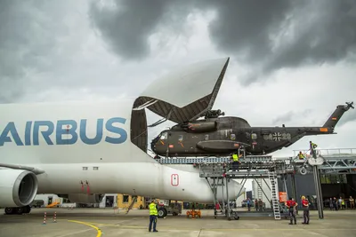 Airbus Beluga Transport - Bruce Drum (AirlinersGallery.com)