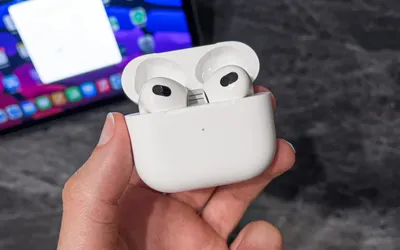 Apple AirPods Pro (2nd Generation) With MagSafe Charging Case (USB‑C)  Review | PCMag