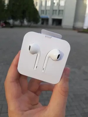 Полноразмерные наушники Apple AirPods Studio показали «вживую» - 4PDA