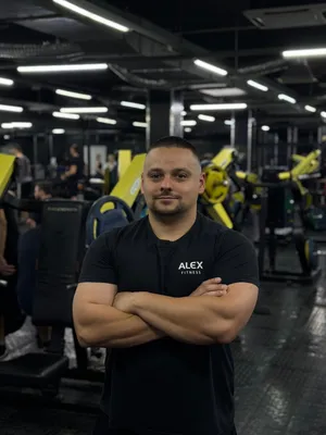 Фитнес-клуб Alex Fitness на улице Баумана: телефон, адрес, цены и скидки на  Lovefit.ru