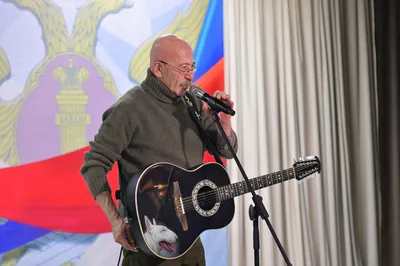 Александр Розенбаум дал концерт в одной из красноярских колоний — Новости 7  канала, Красноярск