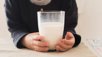 Аллергия на белок коровьего молока у грудничка - симптомы, диагностика и  лечение