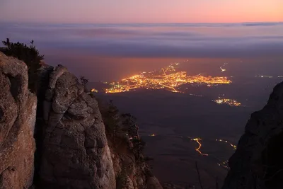 Ночная Алушта. Фотограф Михаил Псарёв