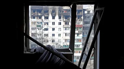 Я выехала из ада, но он по-прежнему внутри меня\". Три истории о жизни и  смерти в блокадном Мариуполе - BBC News Русская служба