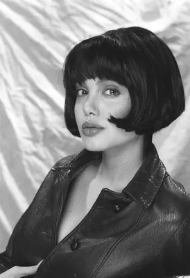 18 смелых фото юной Анджелины Джоли, показывающие, что она всегда была  горячей штучкой - ЯПлакалъ