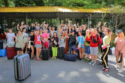 Три сотни детей из ДНР, ЛНР и освобождённых территорий прибыли в «Артек»