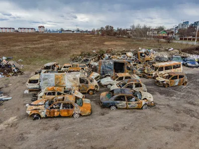 Кладбище машин в Буче: фото, видео. Авто, - новости бизнеса Украины