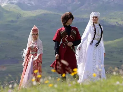 Азербайджанский национальный костюм Azerbaijan national clothing | National  clothes, Fashion, Clothes