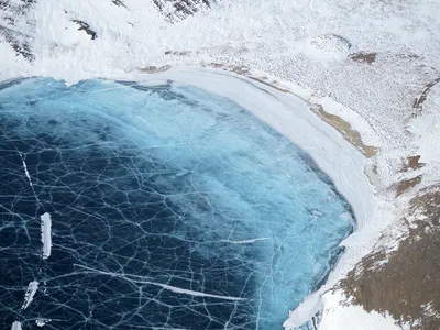 Прозрачный лед и синее небо: пять причин отправиться зимой на Байкал -  PrimaMedia