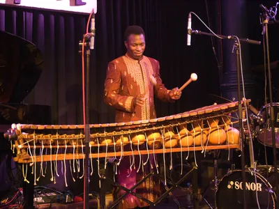 Скачать картинки Западноафриканский музыкальный инструмент, стоковые фото  Западноафриканский музыкальный инструмент в хорошем качестве | Depositphotos