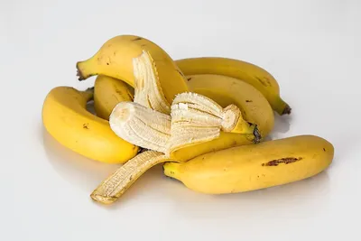 Не выбрасывайте эту часть банана, она на вес золота: 2 способа использования