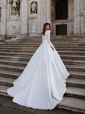 🕊 Свадебные платья 2023 – это невероятное сочетание потрясающих стилей. На  пике популярности – банты от преувеличенно больших размеров до … | Instagram