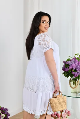 Белое воздушное платье с юбкой чайной длины и легкими рукавами в Хабаровске