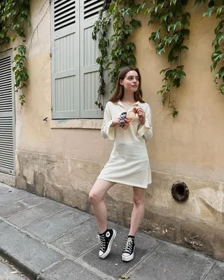 Кроссовки с платьем: как подобрать и носить, фото и идеи луков