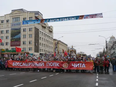 Героев не счесть: Бессмертный полк прошел по Чите 9 мая