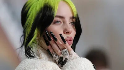 Картинка billie eilish, билли айлиш, певица, имидж, взгляд, причёска,  маникюр, коготки 1920x1080 скачать обои на рабочий стол бесплатно, фото  369078