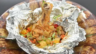 Рецепт приготовления куриной голени в духовке (праздничный рецепт) | Пикабу