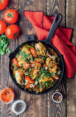 Курица на сковороде по-абхазски, пошаговый рецепт с фото на 555 ккал |  Рецепт | Еда, Осенние блюда, Куриные блюда