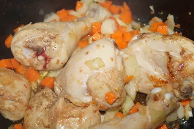 Курица в мультиварке под соусом - пошаговый рецепт с фото на Повар.ру