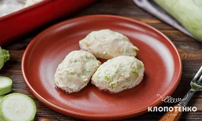 Куриные паровые котлеты с кабачком: блюдо от Евгения Клопотенко