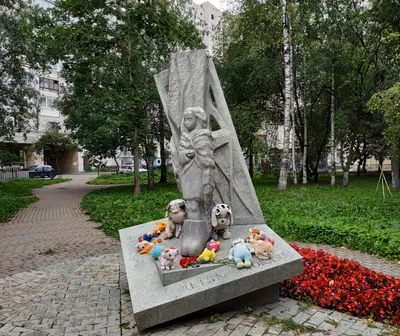 Памятник детям блокадного Ленинграда (Санкт-Петербург) — Википедия