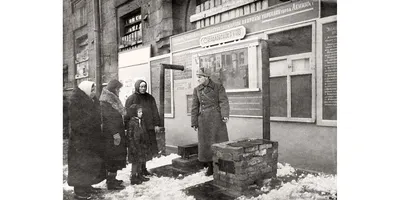 Главархив Москвы опубликовал снимки блокадного Ленинграда. «Бумага»