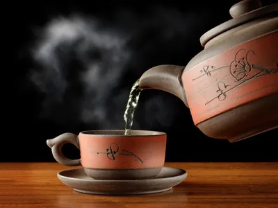 Можно ли воспалённое горло лечить горячим чаем — Ferra.ru