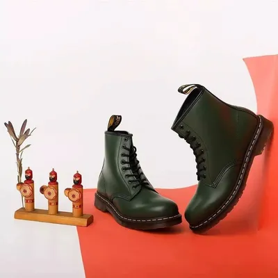 Dr. Martens — История бренда | Клаус Мартенс | MARTENS.com.ua