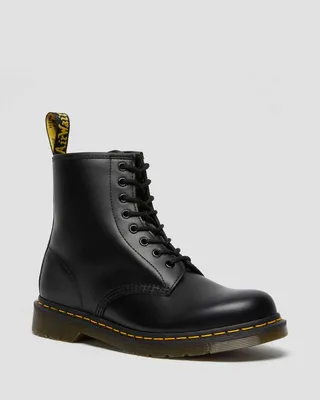 1460 Smooth Leather Lace Up Boots, Black | Dr. Martens