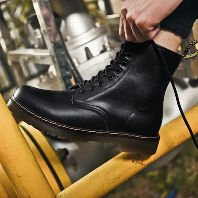 Dr. Martens: Как выбрать свои идеальные ботинки? 10 видов кожи. | FAB  Store: бренды, стиль и новинки | Дзен