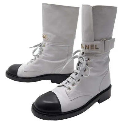 BN AUTHENTIC CHANEL COMBAT BOOTS WITH PEARLS – Mi Reyna Fashion Lover