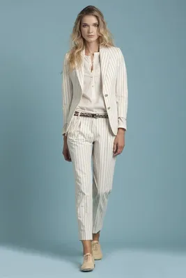 Женские брючные костюмы 2024-2025, фото, новинки, модные тенденции | Linen  suits women, Suits for women, Trending fashion outfits