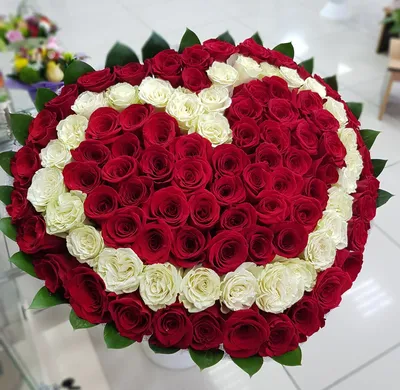 Букет из роз в виде сердца ❤ Azeriflores.ru — Благовещенск