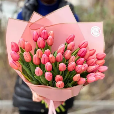 Самые популярные цветы для подарка на 8 марта
