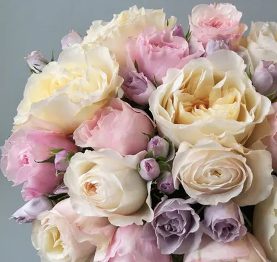 Красивый букет из 19 пионовидных и кустовых роз по цене 5676 руб. заказать  с доставкой по Москве - свежие цветы от интернет-магазина \