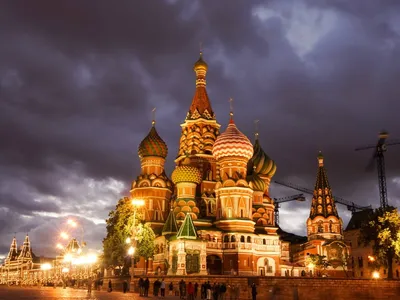 Нескучные экскурсии по Москве: цены на прогулки 2023