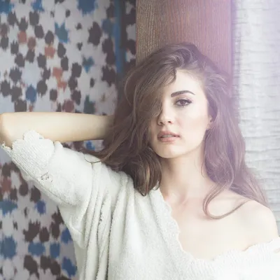 𝐁𝐮𝐫𝐜𝐮 𝐎̈𝐳𝐛𝐞𝐫𝐤 | 𝐅𝐚𝐧 𝐏𝐚𝐠𝐞 🤍 в Instagram: «Эсра - одна из моих любимых ролей Бурку 🥰💅❤️» | Турецкая красавица, Знаменитости, Что надеть