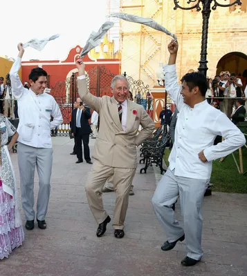 Принц Чарльз действительно танцевал брейк-данс. Посмотрите видео здесь.