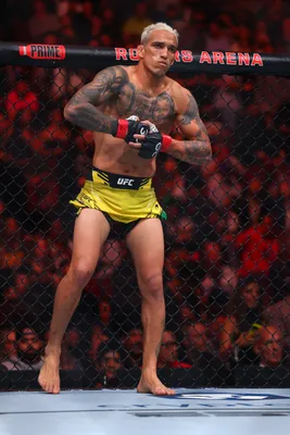 Чарльз Оливейра поб. Бенейл Дариуш на UFC 289: лучшие фотографии