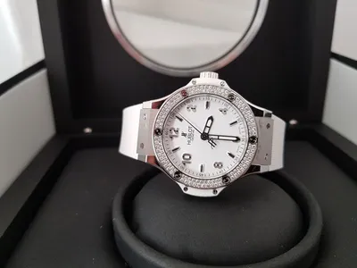 Швейцарские часы Quartz 33 (581.CM.1110.RX) - купить в Украине по выгодной  цене, большой выбор часов Hublot - заказать в каталоге интернет магазина  Originalwatches