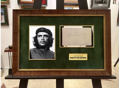 Купить Эрнесто Че Гевара (фото с собственноручной подписью и автографом) в  наличии по цене 650000 рублей