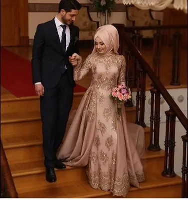 2,252 curtidas, 23 comentários - 𝙰𝚕𝚕𝚒𝚜 𝚌𝚊𝚜𝚎 (@allis_case) no  Instagram: “Подбирать все … | Muslim wedding dresses, Muslimah wedding  dress, Muslimah wedding