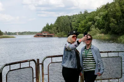 ФОТО. Ничего святого: Чернобыль заполонили любители селфи, полуголые  девушки и хипстеры - Turist
