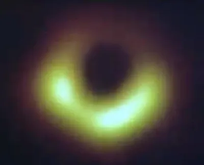 Учёные показали фото чёрной дыры. Мемы с ней космические