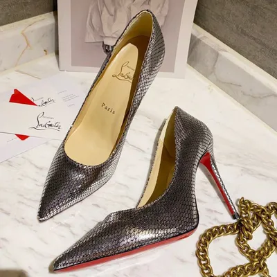 Эксклюзивные туфли на высоком каблуке (6,5 -12 см), серебряные Christian  Louboutin купить за 6686 грн в магазине UKRFashion. Товары бренда Christian  Louboutin. Лучшее качество