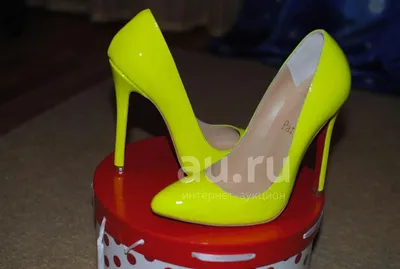 Туфли christian louboutin со стразами (лабутены) – купить в  Санкт-Петербурге, цена 500 руб., продано 27 июля 2020 – Обувь