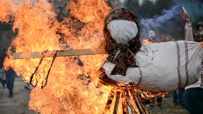 Масленица в Арт-Квадрате: чучело не сожгли, а расстреляли