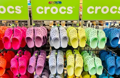 Обувь Crocs — купить с доставкой, цены на резиновые сапоги в  интернет-магазине Спортмастер