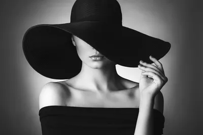 Силуэт женщины в черной шляпе Иллюстрация вектора - иллюстрации  насчитывающей иллюстрация, черный: 128009921